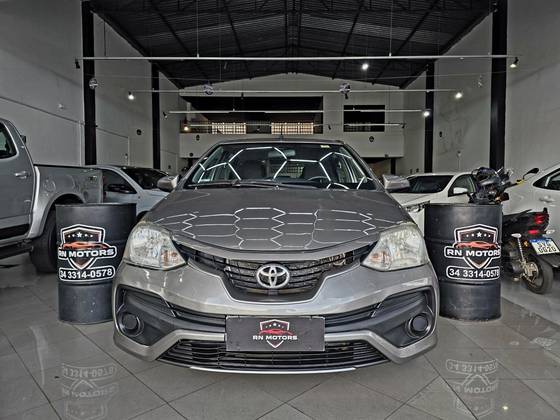 TOYOTA ETIOS 1.5 XS 16V FLEX 4P MANUAL TOYOTA ETIOS 1.5 XS 16V FLEX 4P MANUAL